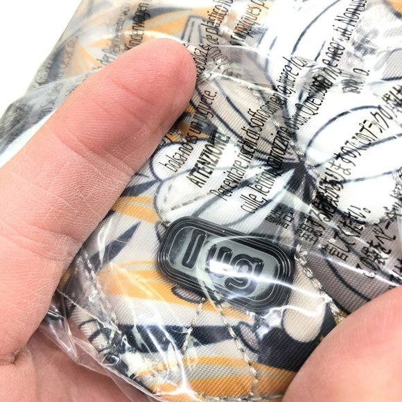 NEW NWT Lug Heart Coin Pouch LILY GRAY Wallet Floral Flowers - Picture 5 of 5